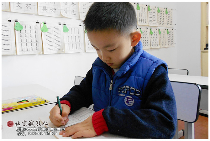 優(yōu)優(yōu)今年六歲了，馬上就要上學(xué)成為一名小學(xué)生了！