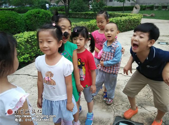 哈，集合前再開心一下，我們準備列隊返回啦！