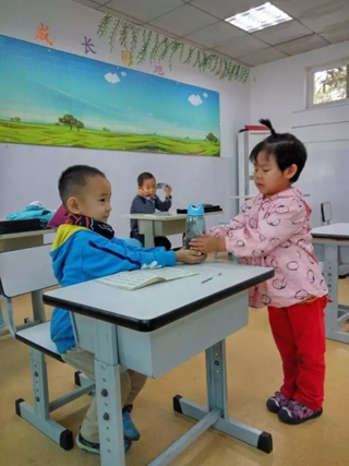 學(xué)習(xí)待人接物的禮儀