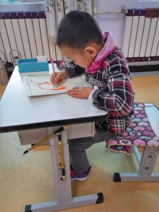 最近在挑戰(zhàn)高難度的彩繪啦