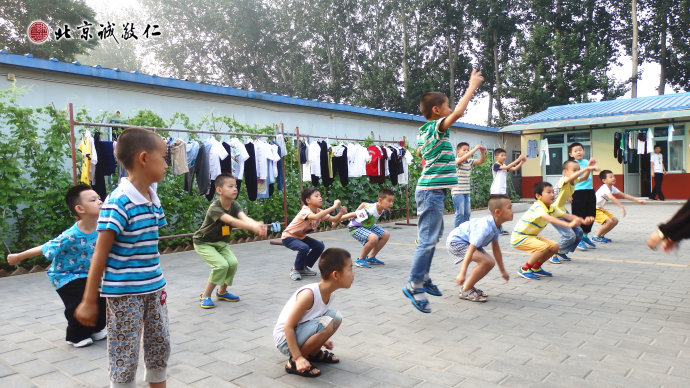 蹦高練習，這個暑期要長高了