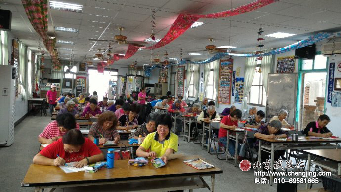 安靜的彩繪課堂