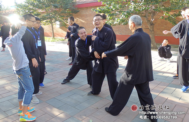 體驗太極 快樂學(xué)習(xí)