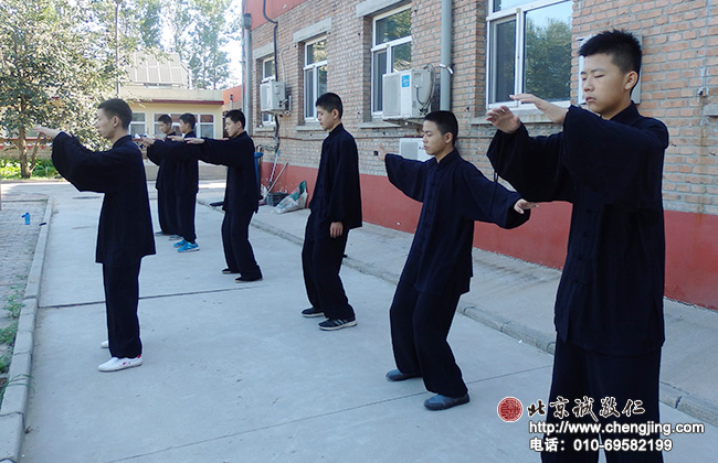 晨練即將結束，
收勢動作為今天的太極拳課程劃上圓滿的句號。
