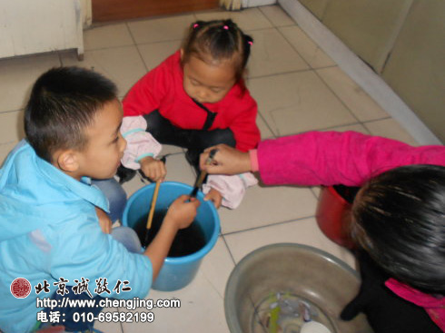 
給毛筆「洗個(gè)澡」，好好愛護(hù)與它成為朋友