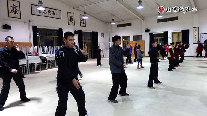 學員晨練太極拳