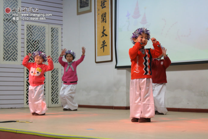 有趣的動(dòng)作，美好的歌曲，小小的我，也能發(fā)出「最美的光」。 