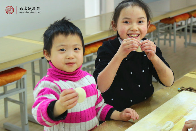 幸福時光因為有了你的笑臉，而增添了幾分光彩