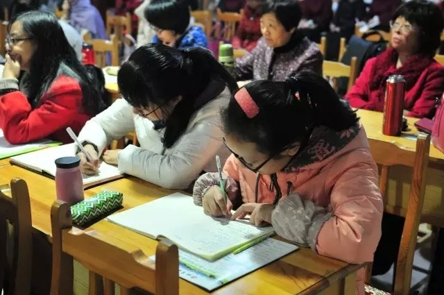 11月5號(hào)北京的霾 仙境對(duì)不對(duì) *^-^*              