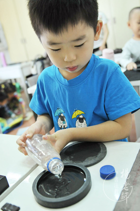 寫水寫布前自己倒水 