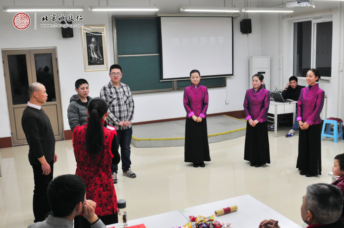 

游戲《搶數字報名字》體驗參與者機敏的反映能力