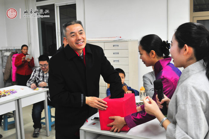 
活動嘉賓抽取第一輪新春幸運獎品